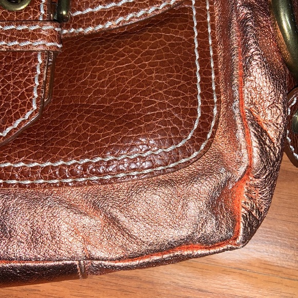 Isabella Fiore Metallic Bag with Guitar Strap Handle - Picture 2 of 14